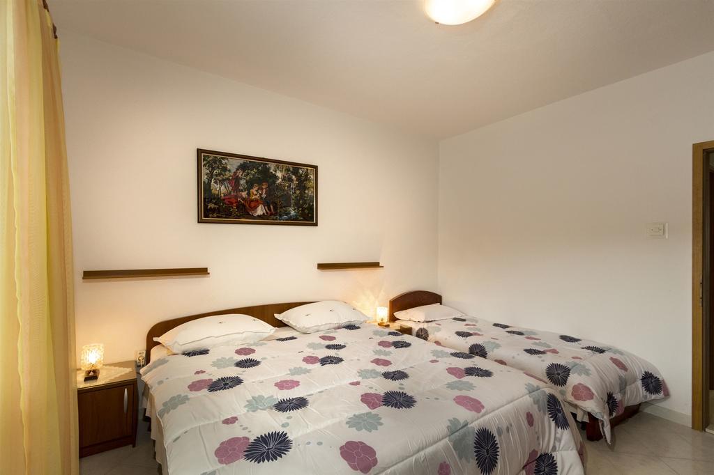 Apartment Mery Povlja  Kültér fotó